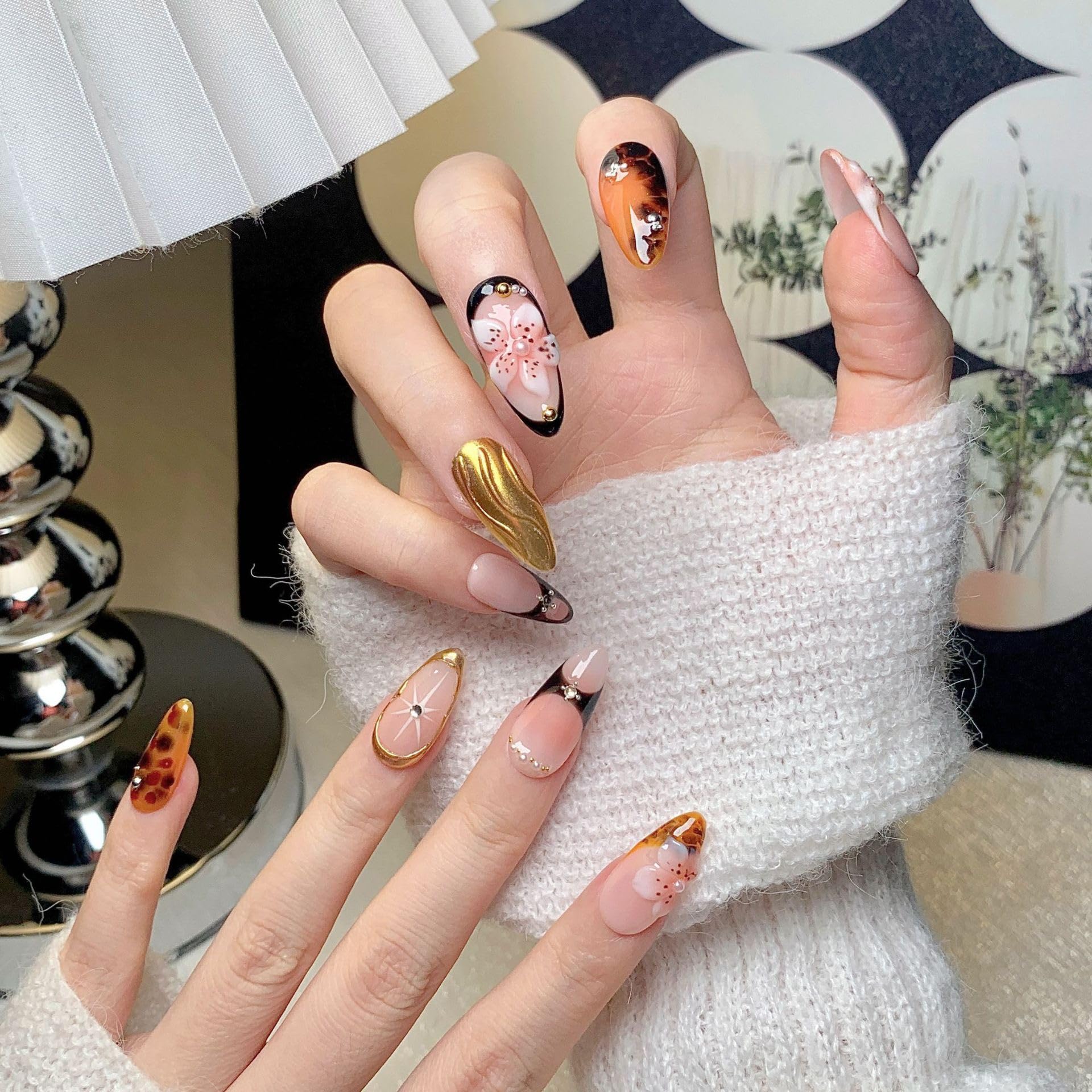 CTTHNBD jelly glue sticker and file for simple reusable nail art application.