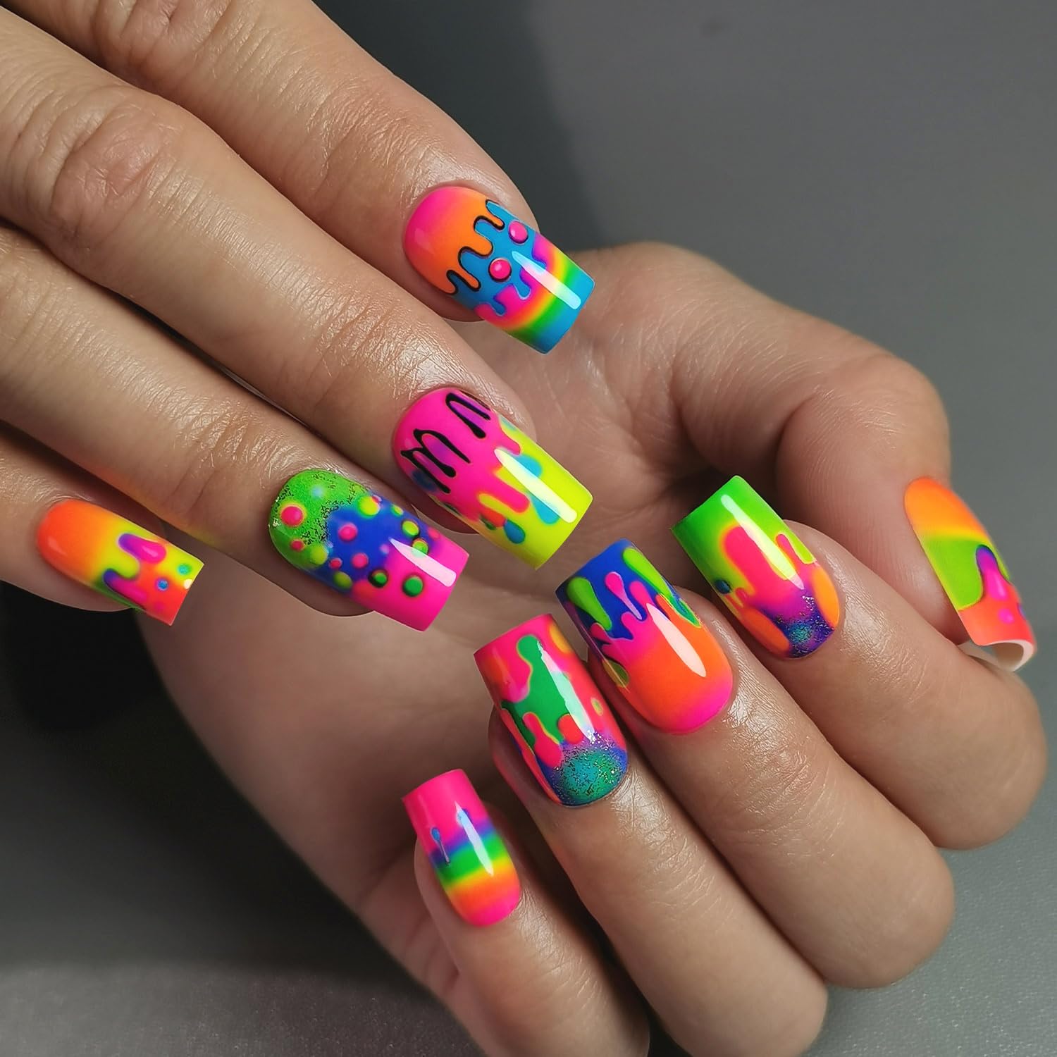 CurvLife kit packaging showcases a complete press-on nails set for gifting.