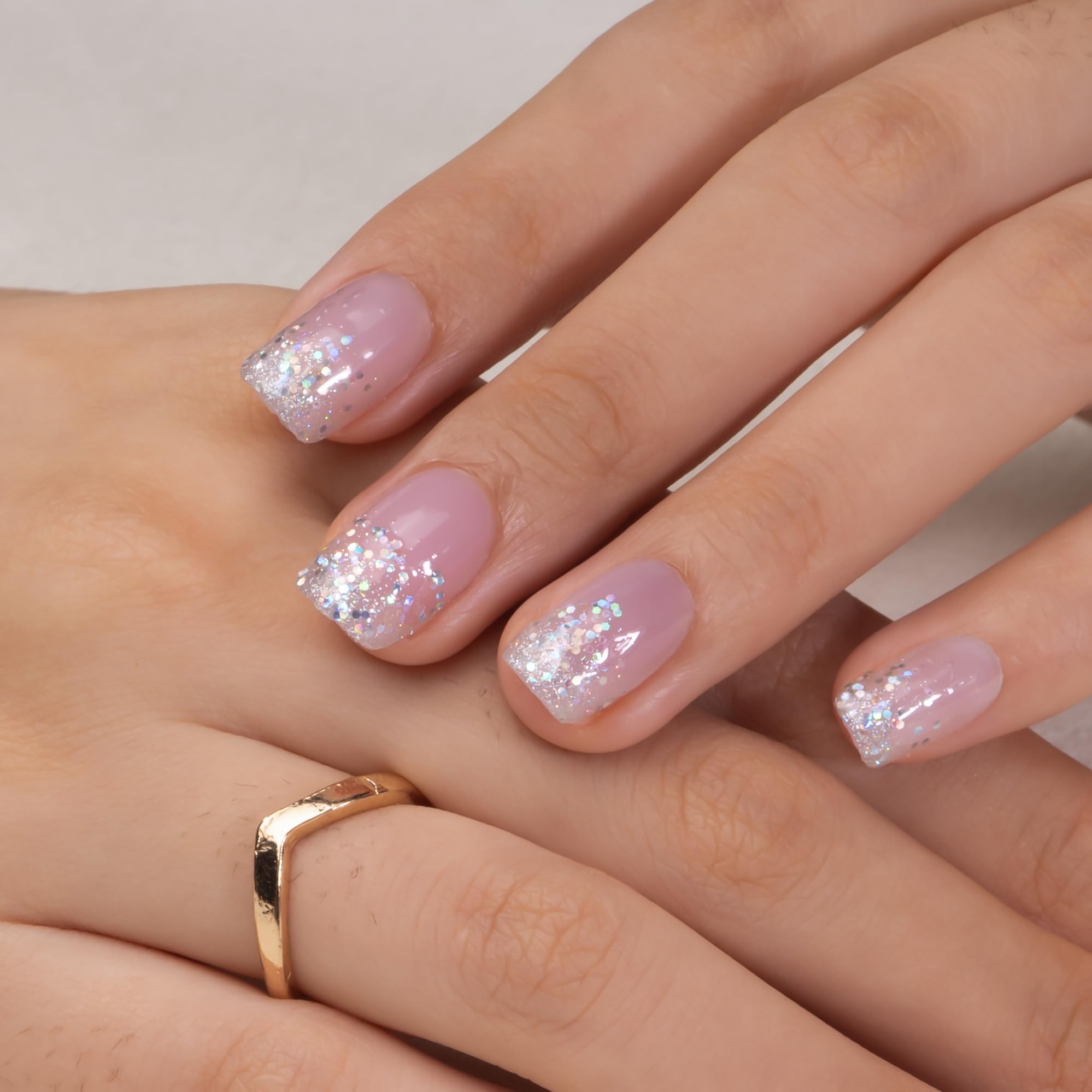Curvlife salon-quality French tip nails for instant manicure at home.