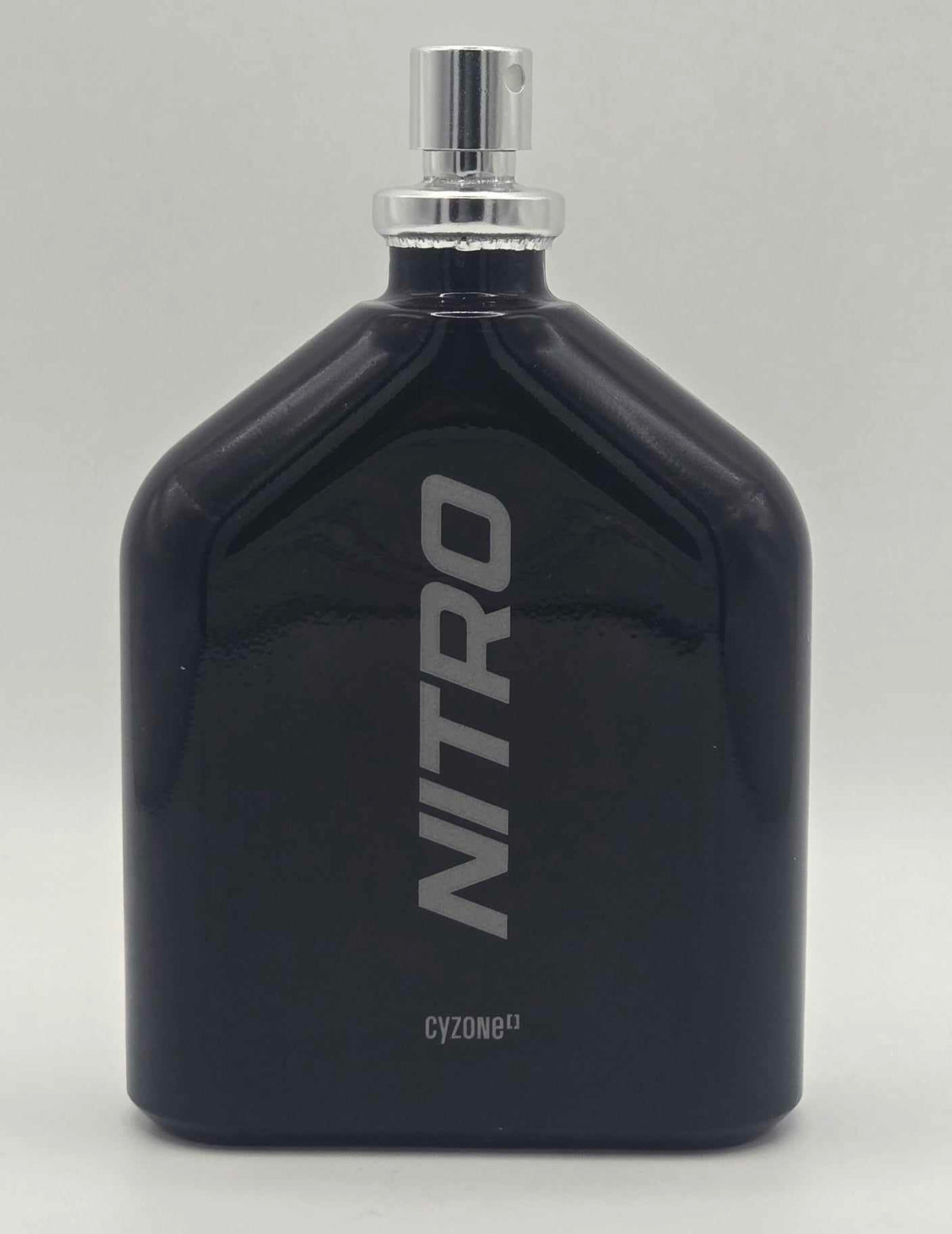 CyZone Nitro bottle front view, bold masculine design for everyday confidence.