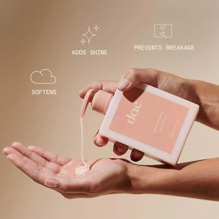 Recyclable packaging supports sustainable beauty choices with vegan formulation.