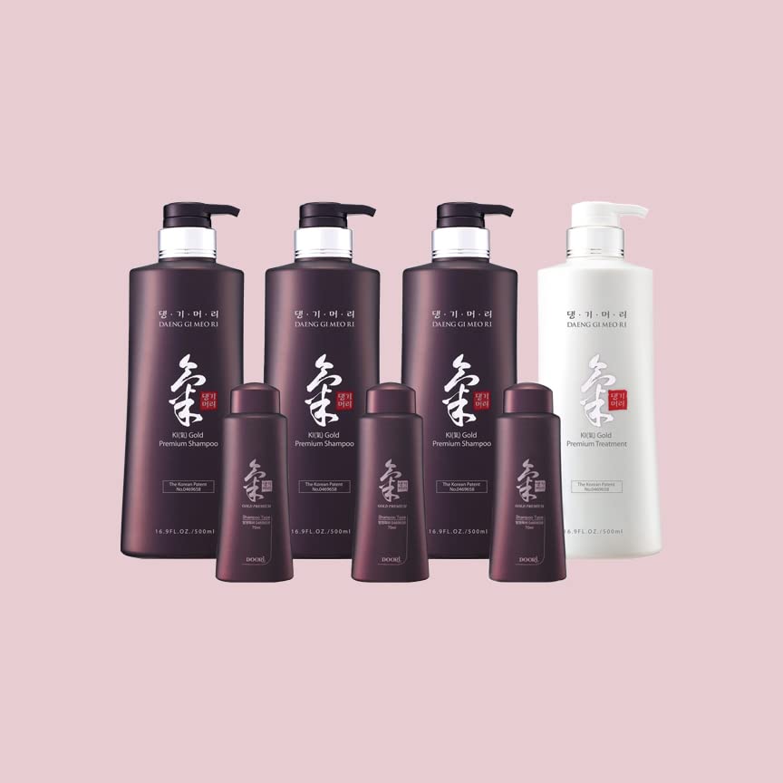 Daeng Gi Meo Ri Ki Gold Premium Shampoo close-up shows rich lather for easier detangling.