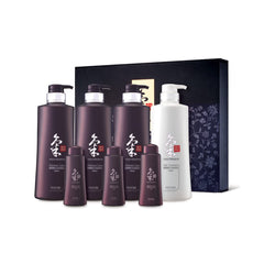 Daeng Gi Meo Ri Ki Gold Premium Treatment tube for hair nourishment.
