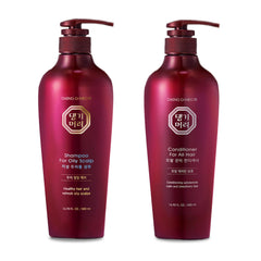 Daeng Gi Meo Ri oily scalp care shampoo bottle for refreshing cleanse