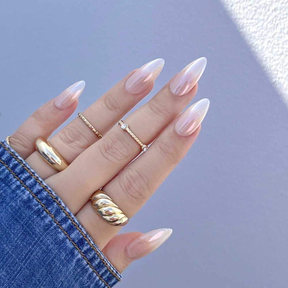 Daily Charme No-Wipe Gel pairs with chrome powders for glazed donut look.