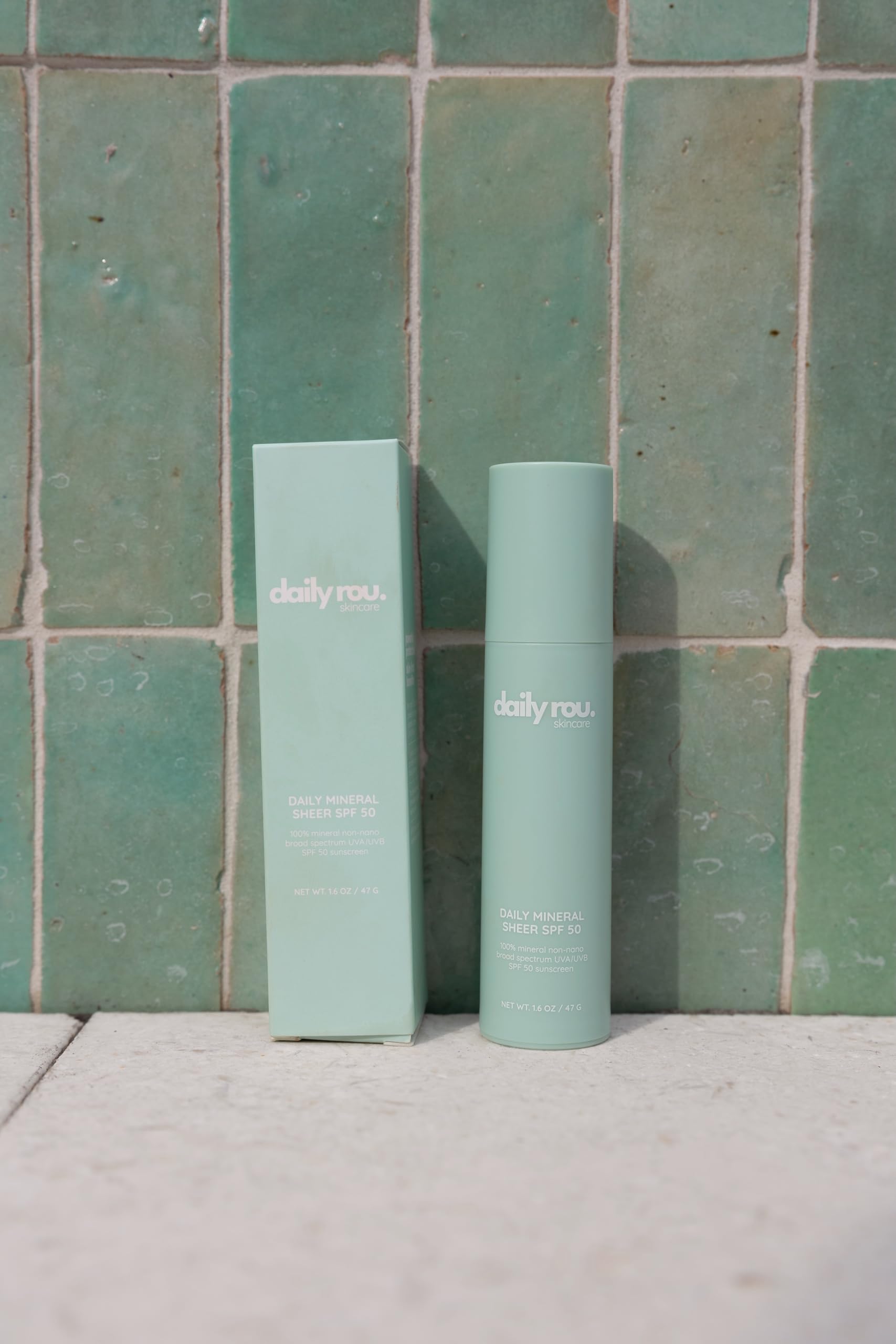 Skin appears hydrated and naturally radiant after applying DailyRou sunscreen.