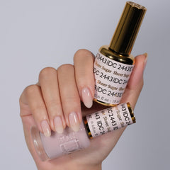 Daisy DND DC gel polish duo pack close-up with matching colors.