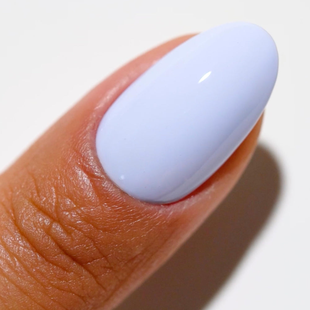 Daisy DND DC Gel Polish Periwinkle 2533 Free Spirit label on bottle for trendy nails.
