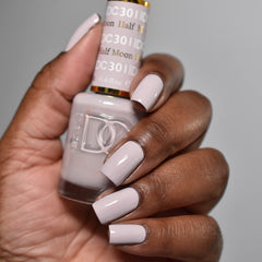 Daisy DND lacquer Half Moon 301 bottle for smooth finish