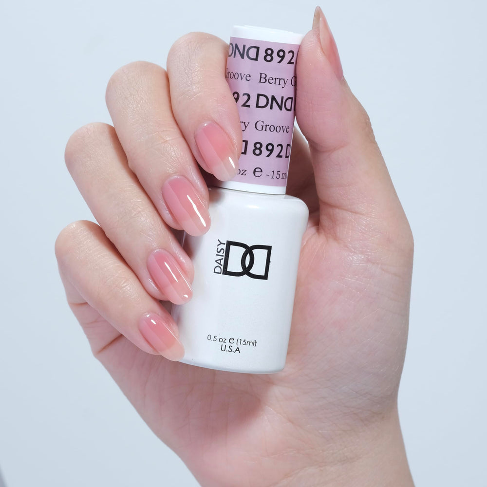 DAISY DND duo-pack packaging with matching gel polish and lacquer