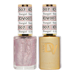Daisy DND Gel Diva Stargirl bottle with pink glitter for vibrant nails.