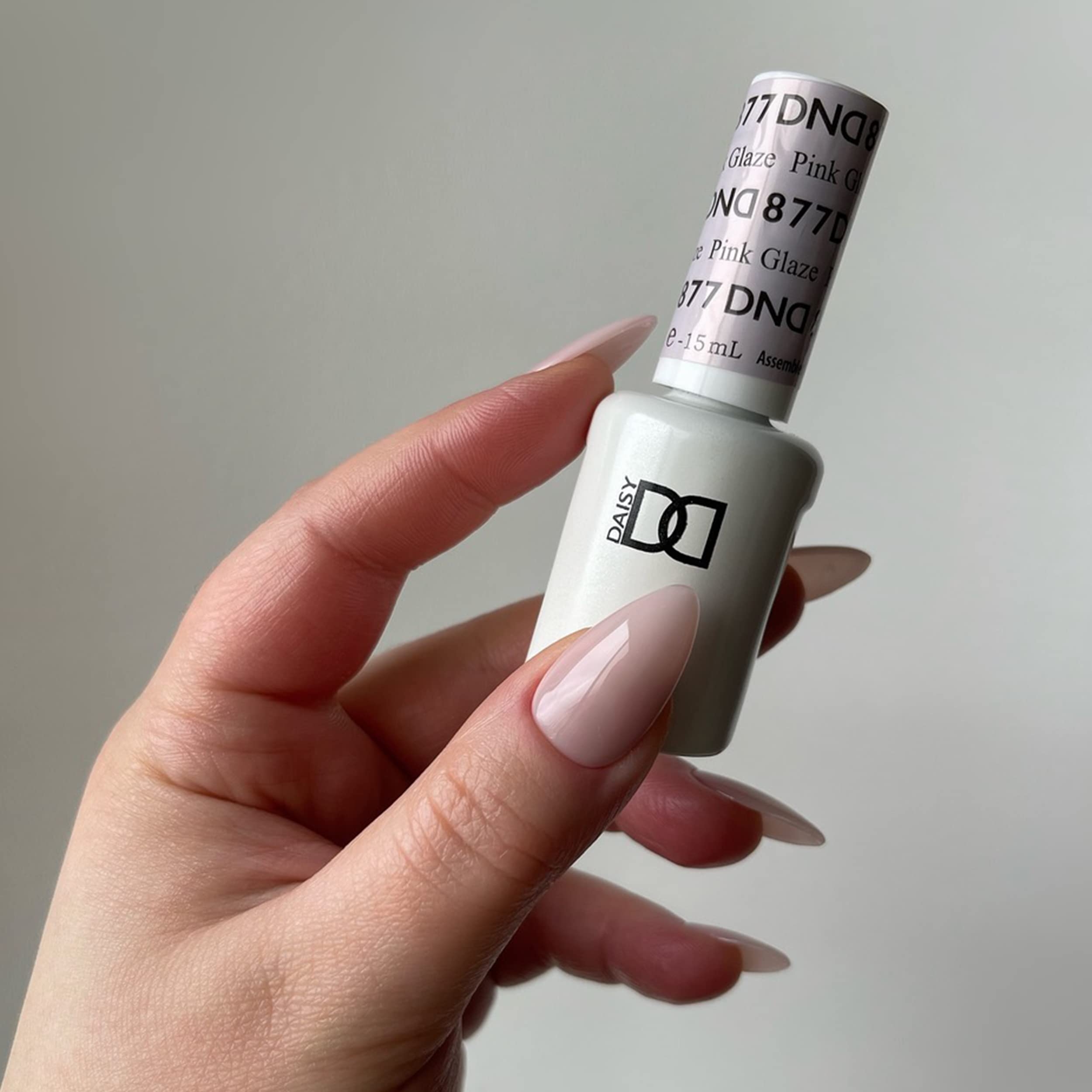 DAISY DND lacquer Pink Glaze bottle pairs for coordinated shade.