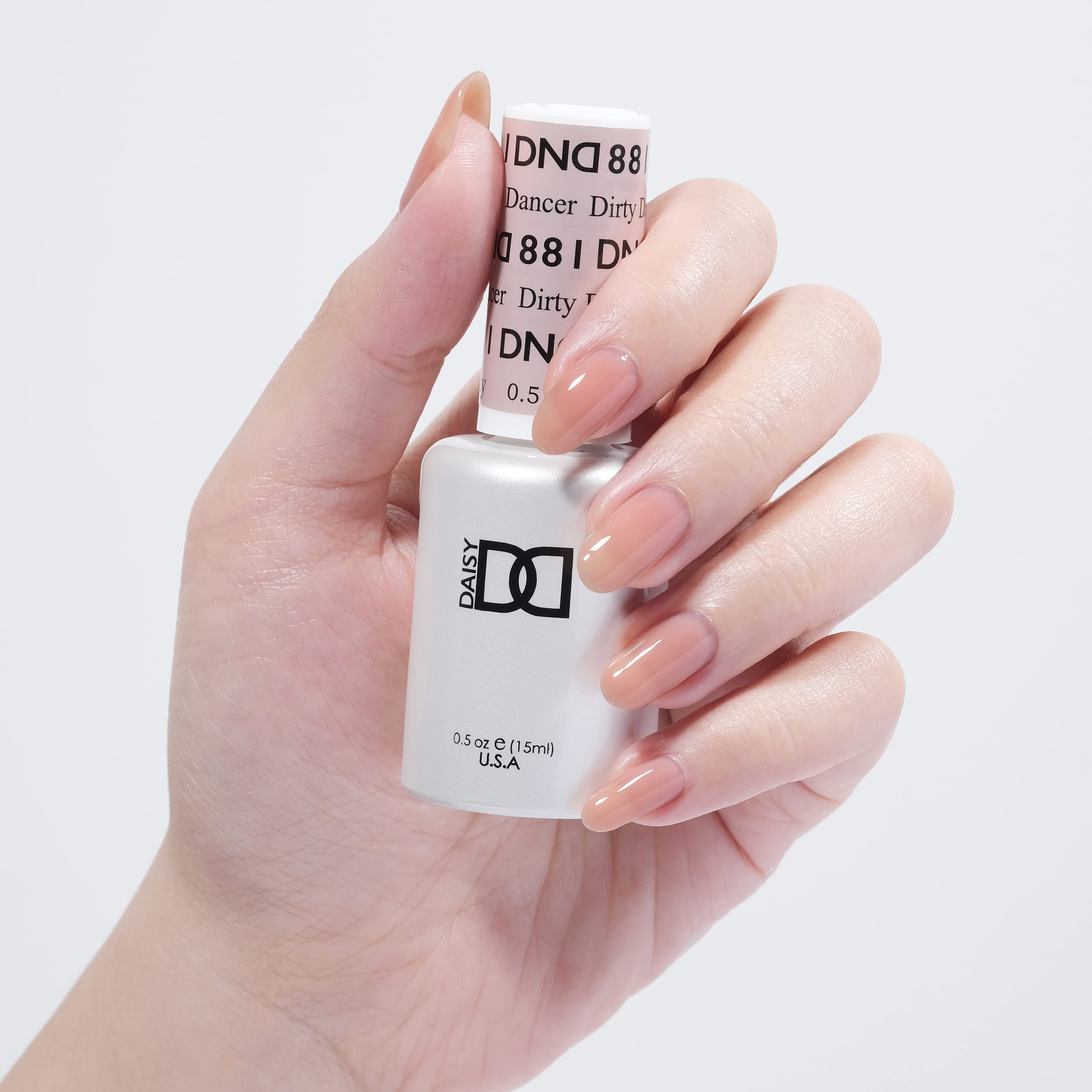 DAISY DND lacquer matches Dirty Dancer 881 with a sheer finish.