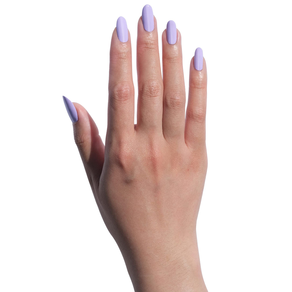 Daisy DND lacquer bottle in Great Smoky Mountain for quick, glossy wear