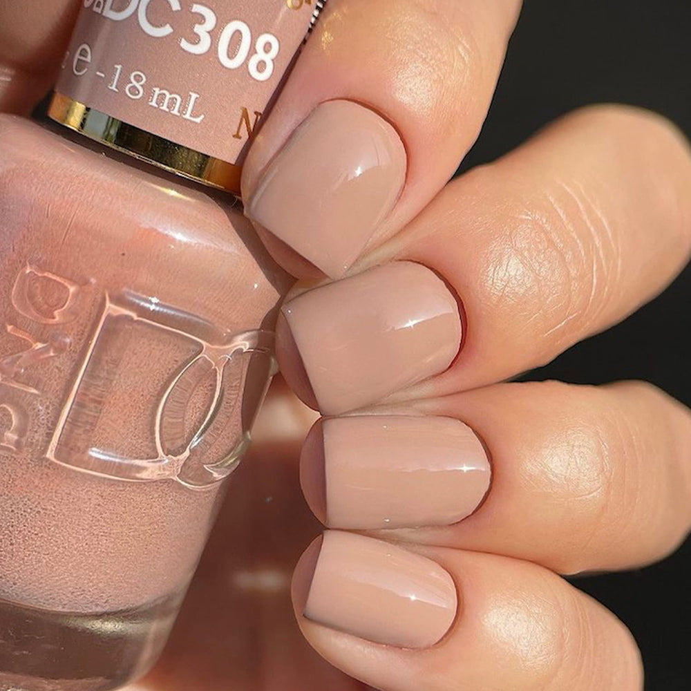 Daisy DND Nostalgia 308 lacquer bottle for quick, at-home color.