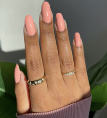 DAISY DND Orange Collection lacquer bottle with fast-dry finish for everyday nails