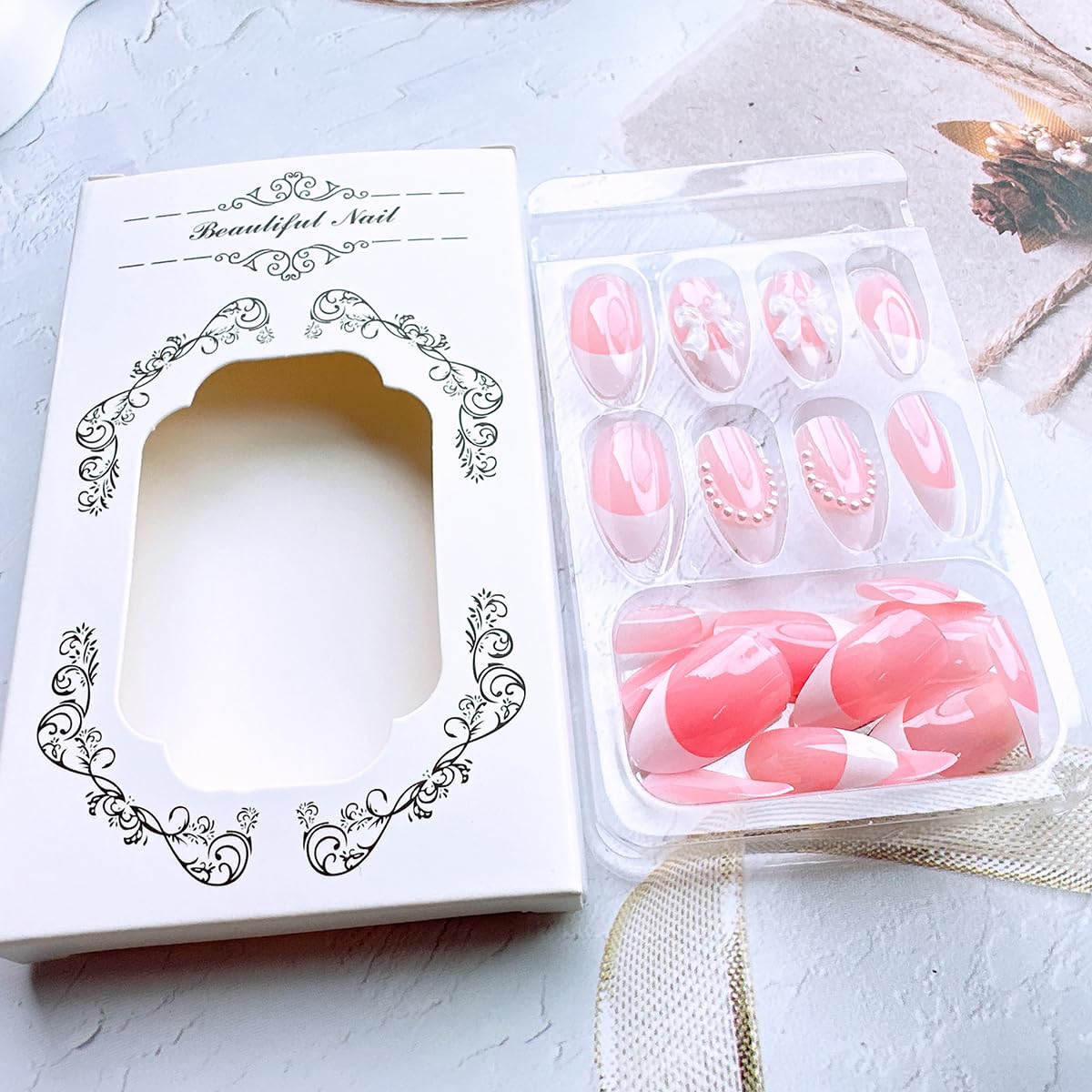 DAJIJIYOU jelly glue stickers enable simple, reusable nail attachment