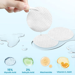 Dalin Glycolic Pads face application swipe illustrating pore-minimizing action.