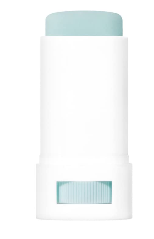 Matte finish on skin from Damda DEWYTREE sun stick for a natural look