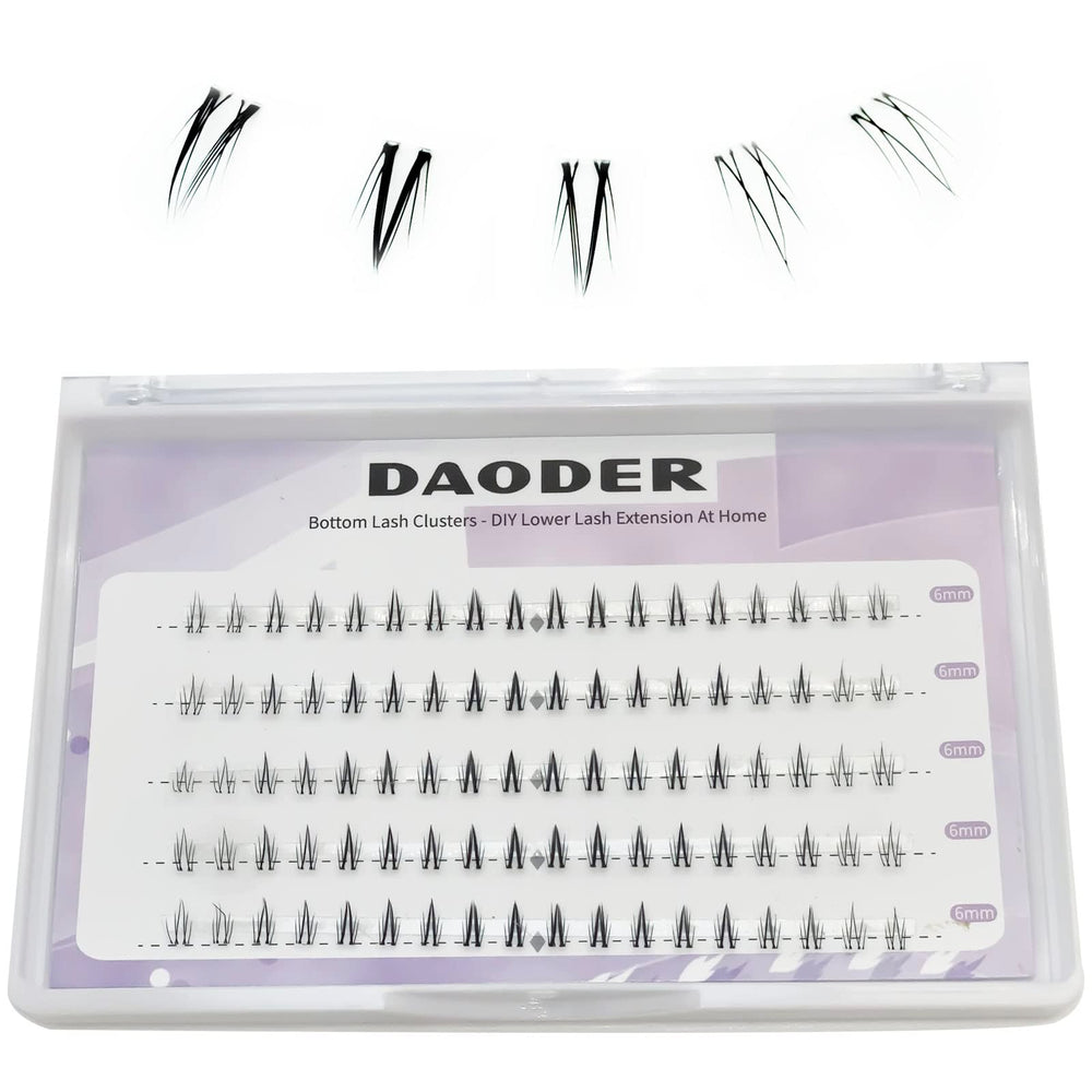 DAODER bottom lash clusters in tray with clear band for natural look.