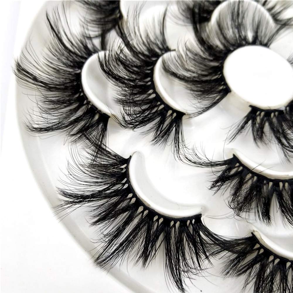 DAODER nine-cluster lashes blend with natural lashes for drama.