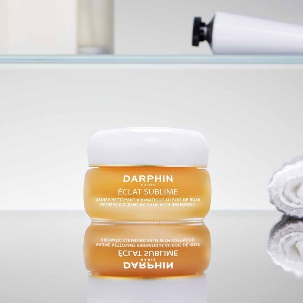 Darphin Eclat Sublime cleansing balm application scene demonstrates gentle facial massage