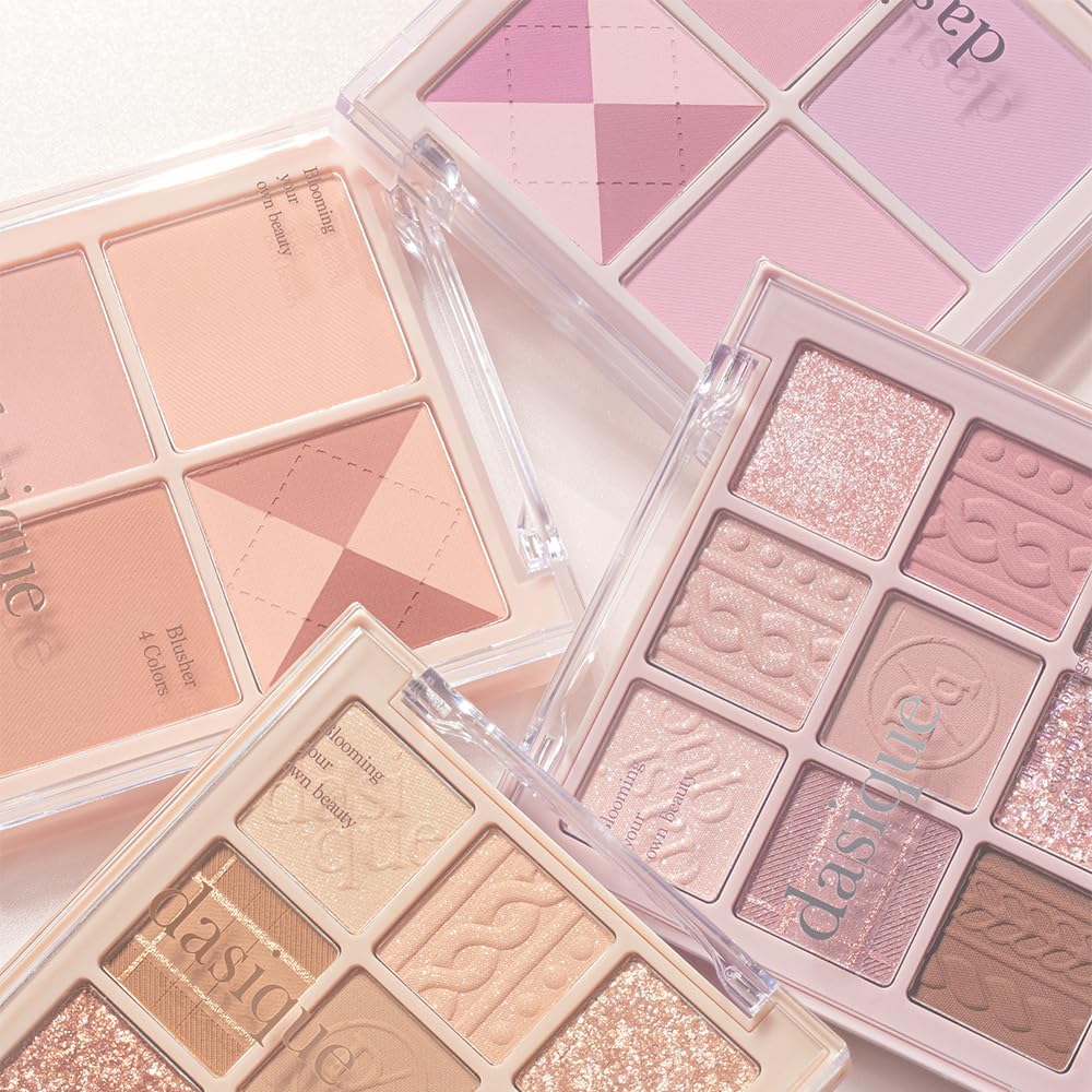 Dasique Blending Mood Cheek 05 plaid-pattern-pan highlights shimmering detail for evening looks.