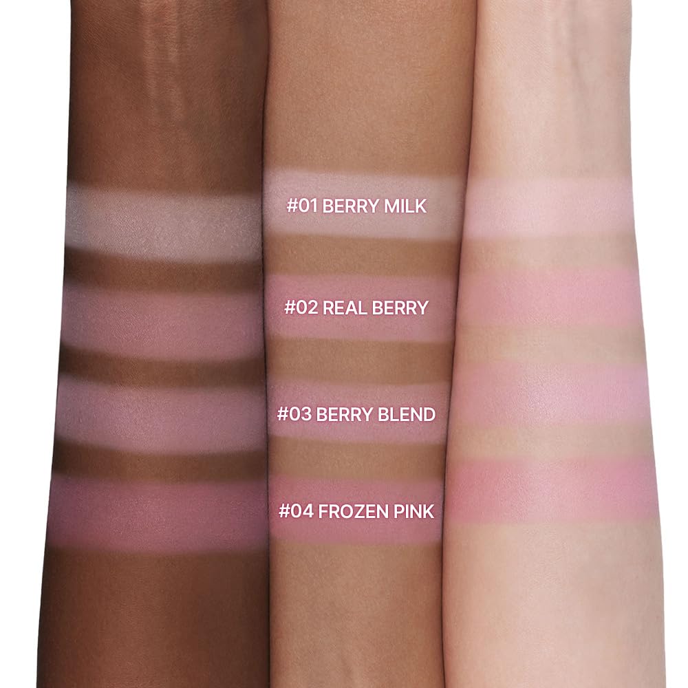 Dasique Blending Mood Cheek Berry Smoothie application close-up demonstrates smooth blending for natural finish.