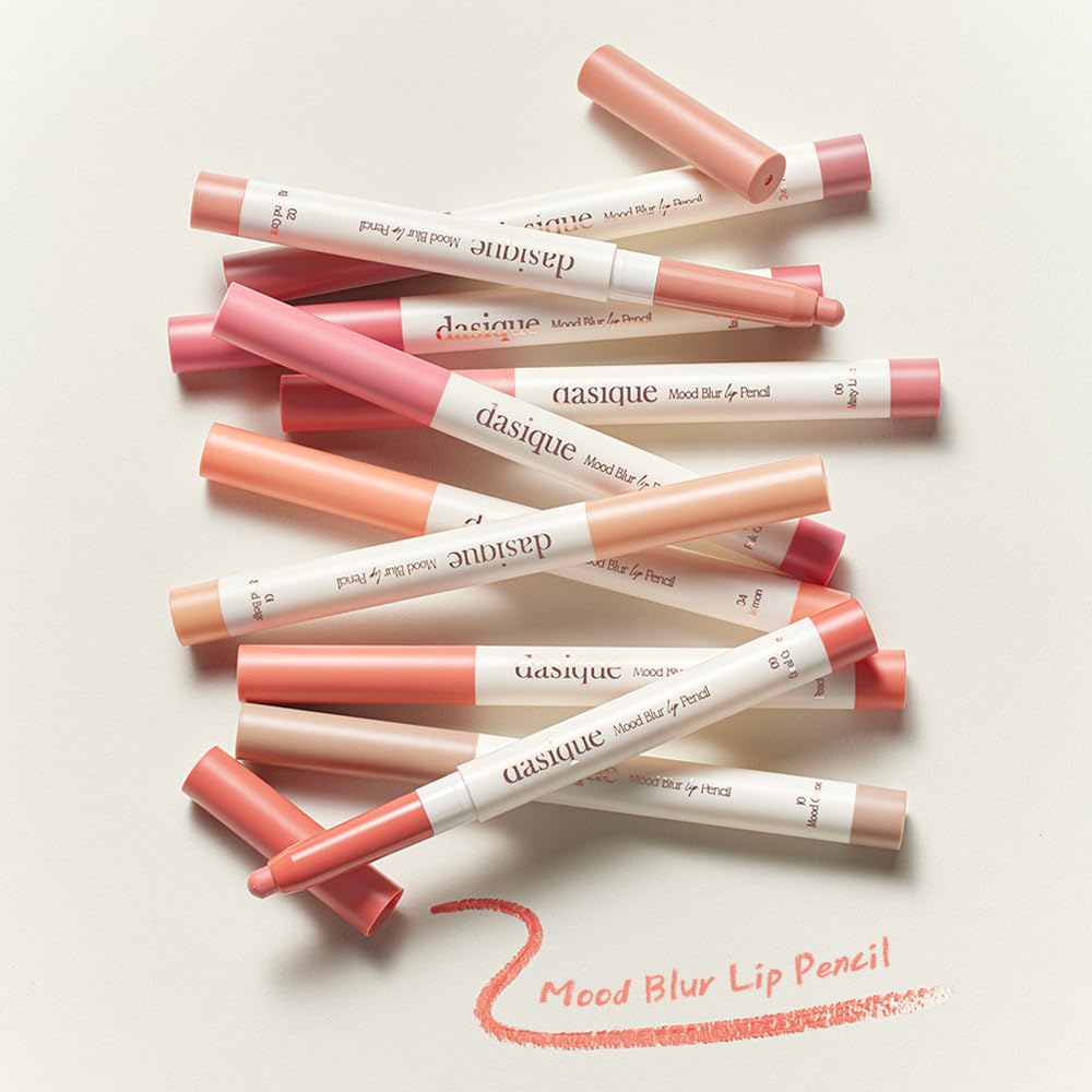 On lips Mood Misty Lilac delivers a fuller defined look
