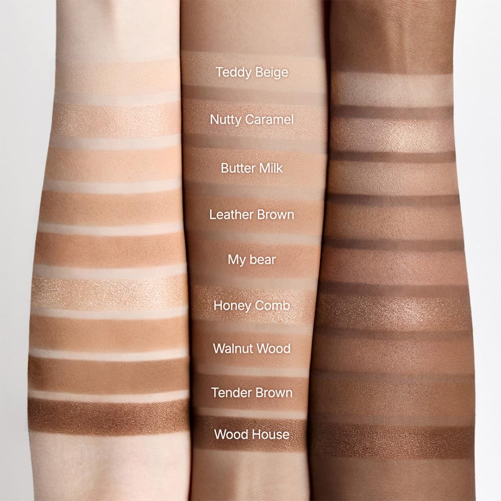 dasique Shadow Palette #28 Brown Bear closeup shows colors arranged for quick, on-the-go looks