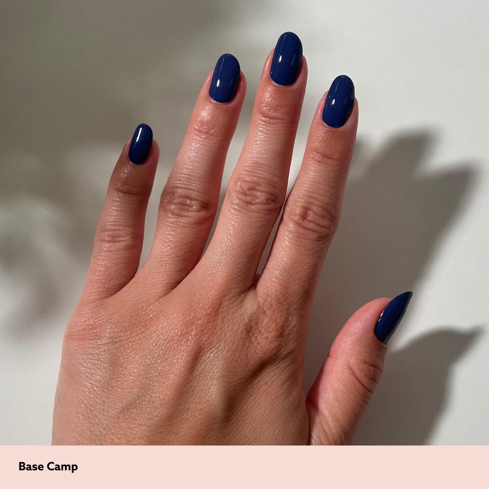Dazzle Dry 4-step system kit demonstrates fast-dry manicure at home.