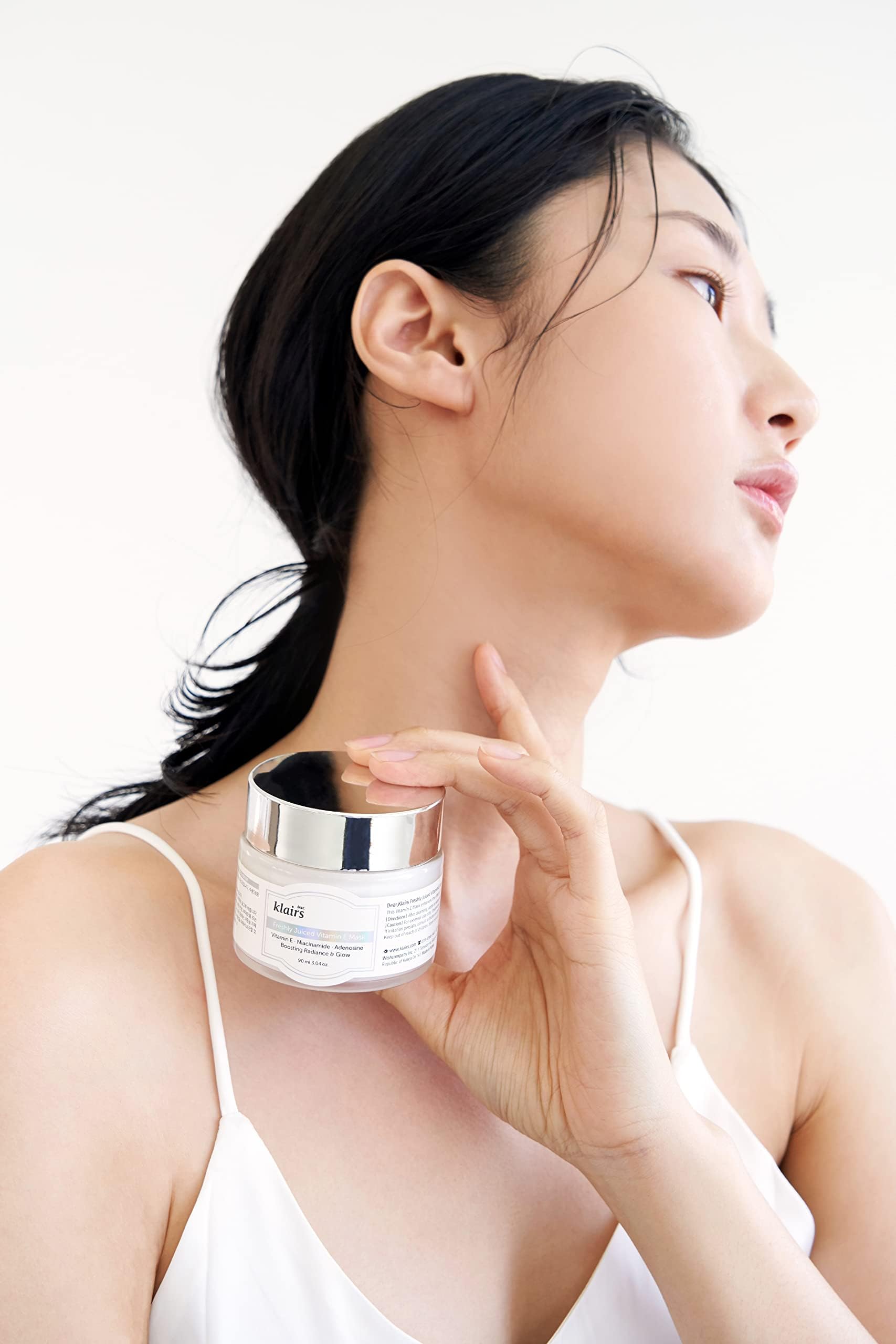 DearKlairs vitamin E mask gel texture close-up showing pudding-like hydration.