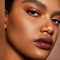 Depuplum Lipstick glides on smoothly with comfortable shine.