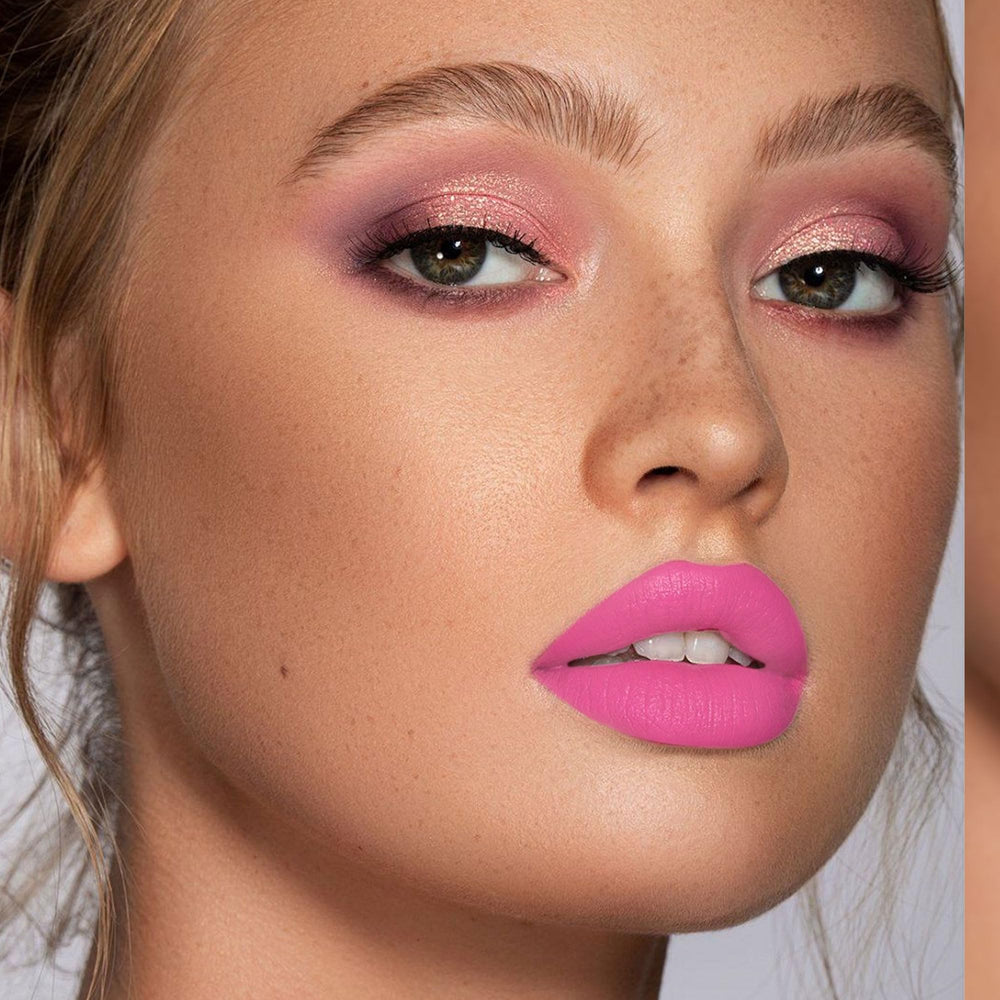 Depuplum Smudgeproof Lipstick transfer-free finish on lips with precise applicator
