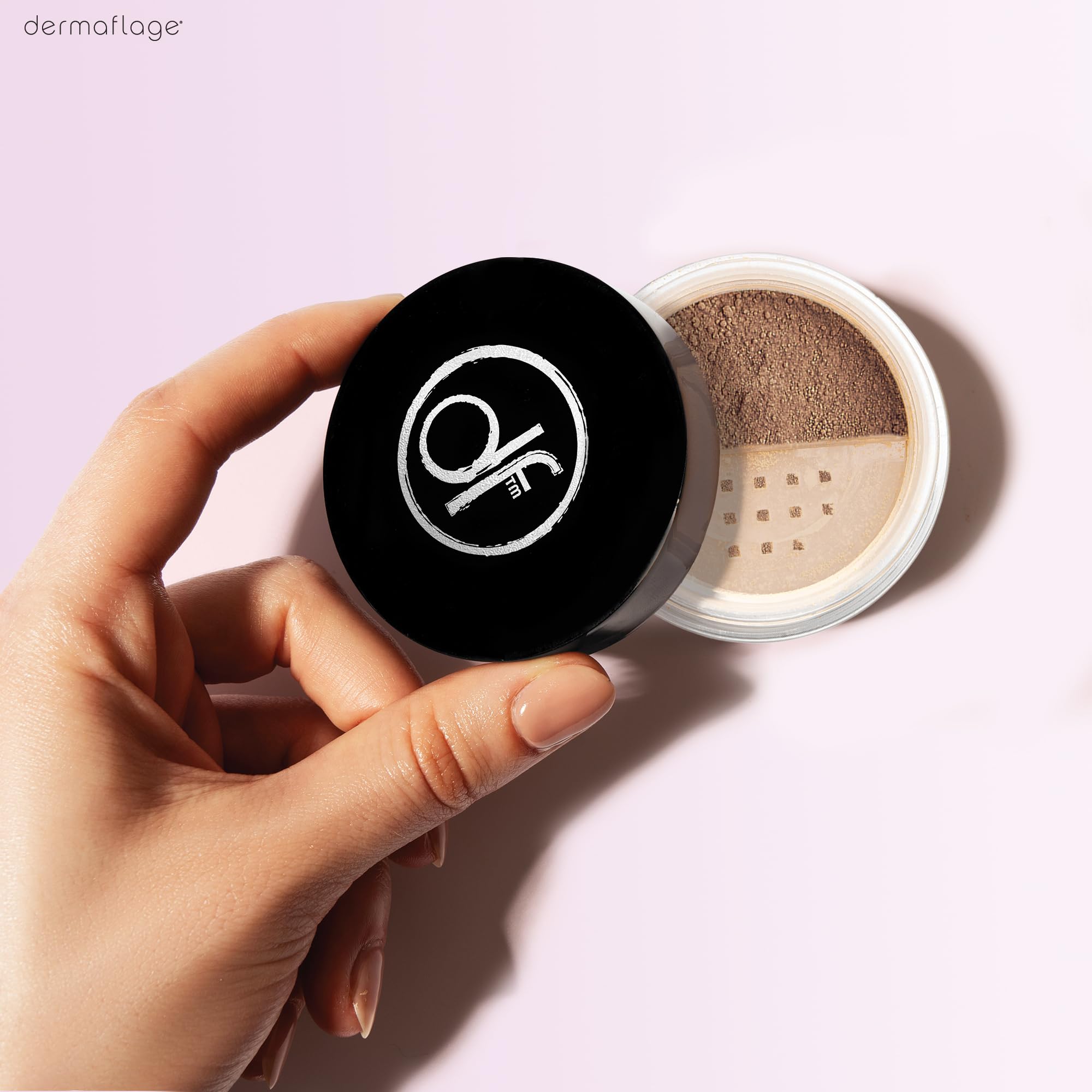 Daily wear-friendly formula for sensitive skin and busy days.