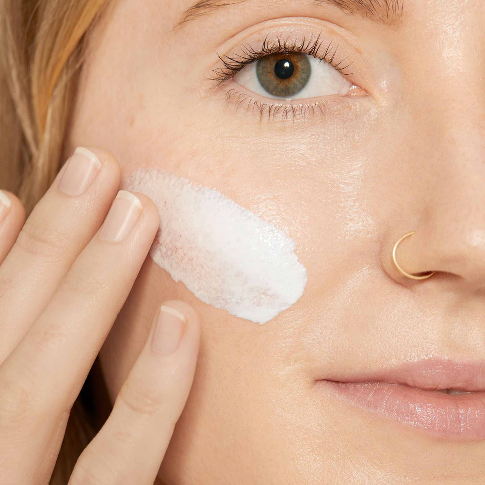 Dermalogica Porescreen SPF 40 pore-refine effect on the skin surface.