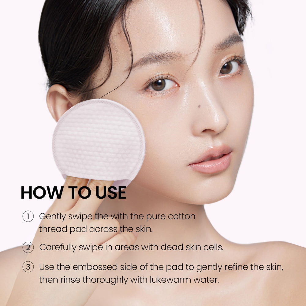 Label close-up highlights red wine and hyaluronic acid ingredients.