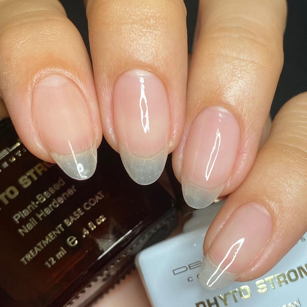 Dermelect Phyto Strong top coat bottle delivers high-gloss, chip-free protection in natural light