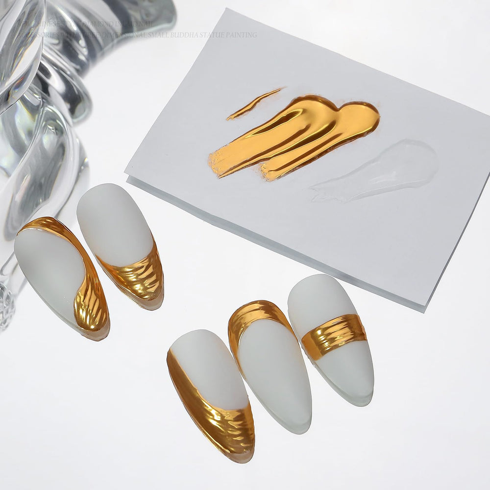 Desdemona chrome powder application delivers metallic, mirror-like nail finishes.