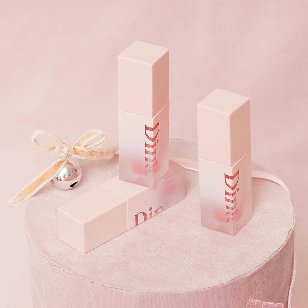 Dinto Blur-Jelly Lip Tint swatch during application for juicy shine