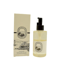 Diptyque Philosykos foam pour shows silky lather with fig inspired freshness