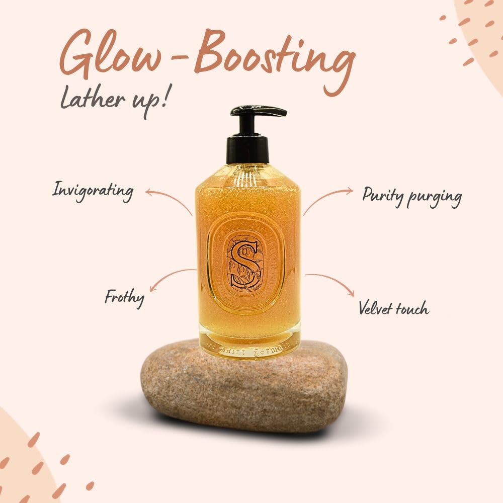 Diptyque Solution Exfoliating Hand Wash foam on hands highlighting refreshing daily cleansing.
