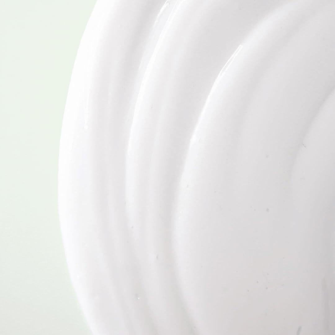 Divi easy-to-use shake-and-spray format for quick care