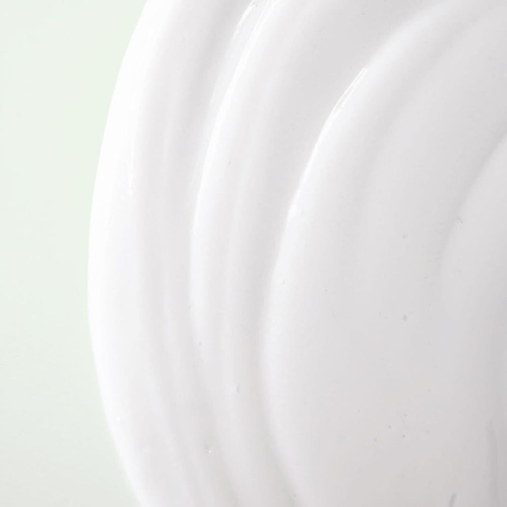 Divi easy-to-use shake-and-spray format for quick care