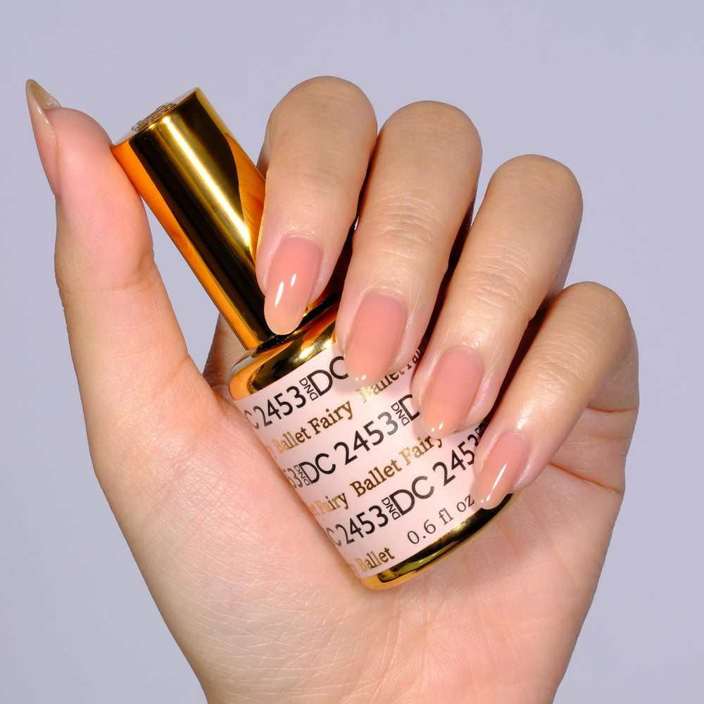 DAISY DND Ballet Fairy lacquer bottle for quick air-dry shine.