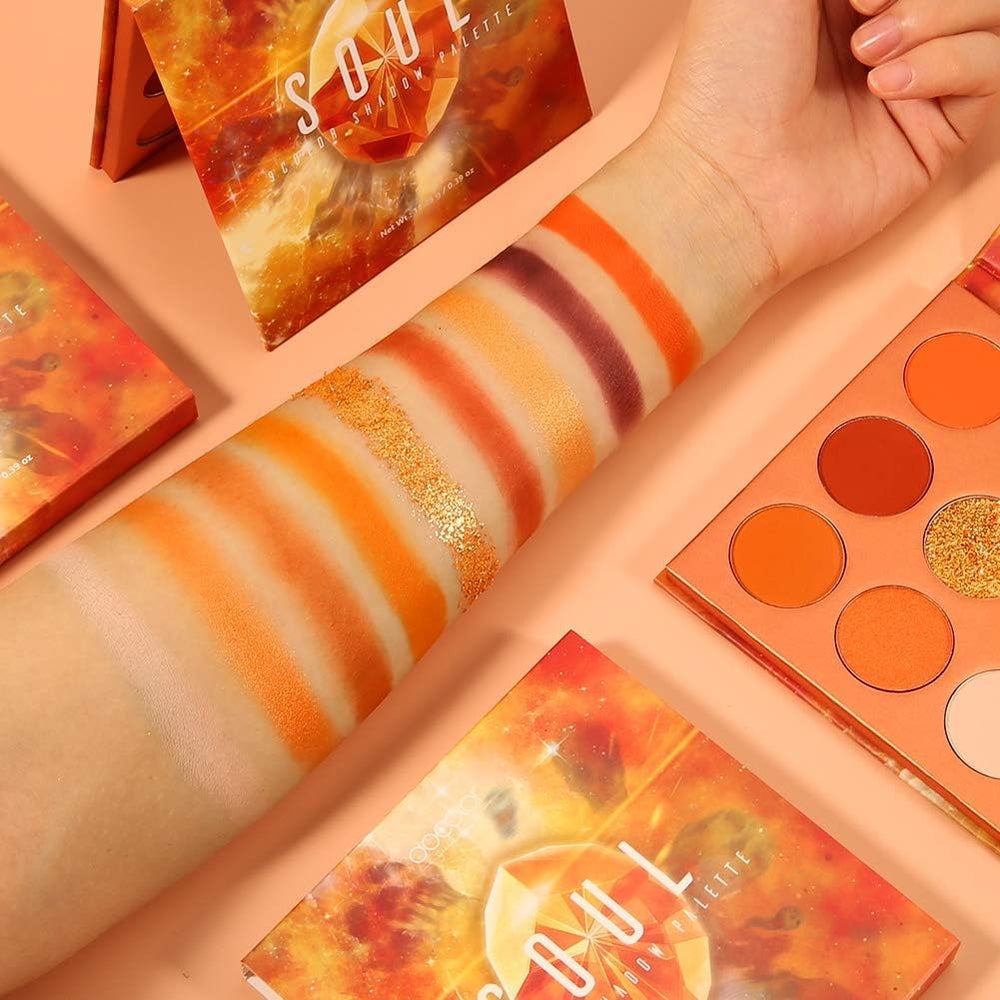 Docolor orange shimmer adds luminous highlights for evening glam.