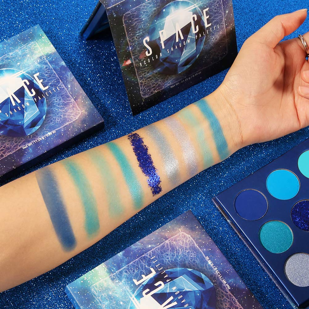 Docolor palette includes blue metal sequins for shimmer accents and glam.