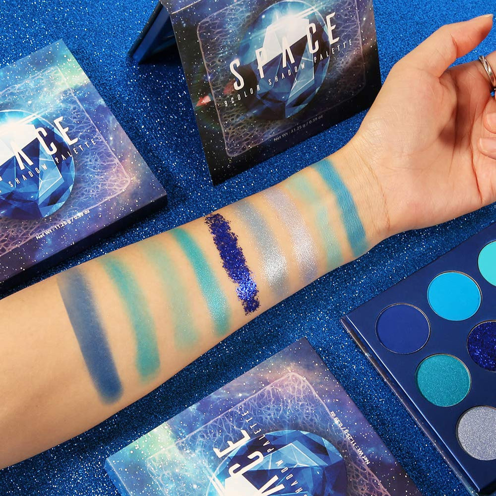 Docolor palette includes blue metal sequins for shimmer accents and glam.