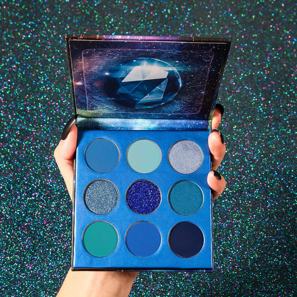 Docolor palette with eight blue shades for versatile day-to-night looks.
