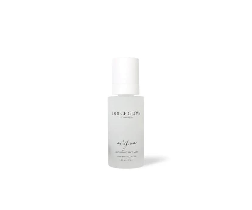 Dolce Glow Hunter Acqua Hydrating Face Mist keeps skin refreshed and moisturized.